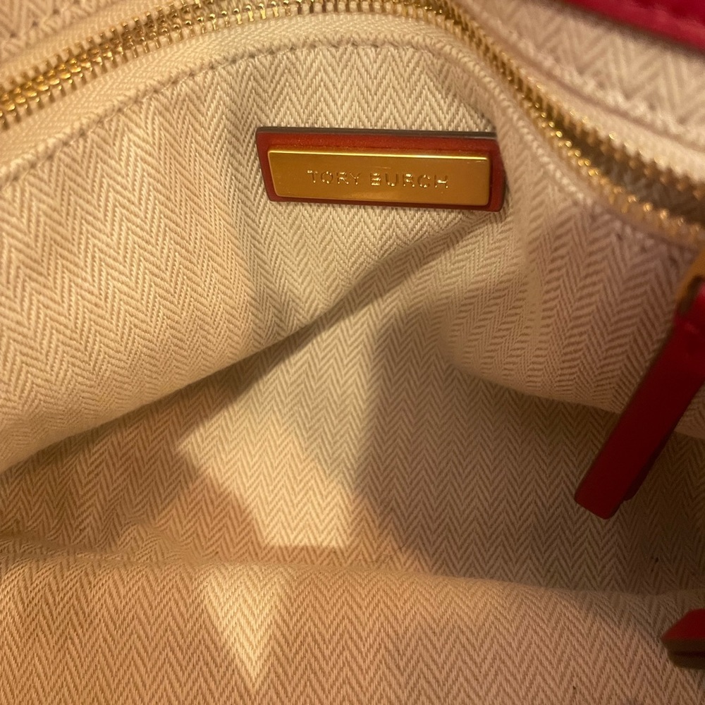 Kira Chevron Convertible Shoulder Bag
Color: Redstone - Picture 5 of 12